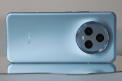 Does Honor Magic5 have a super dynamic color enhancement display