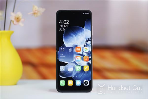 What is the screen size of Xiaomi mixFlip?