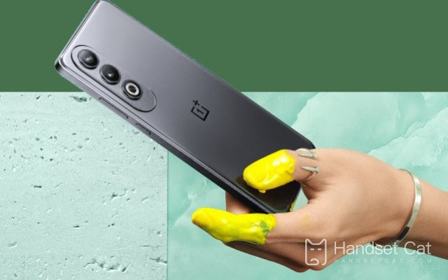 ฝาหลังของ OnePlus Ace 3V ทำจากวัสดุอะไร?